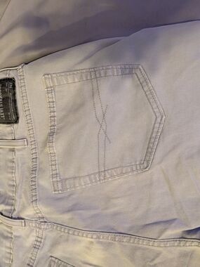 Levi's Men’s Light Gray Straight Jeans - Classic Back Pocket